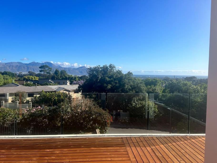 Amazing! 7 Bedroom With Rooftop Pool & Views