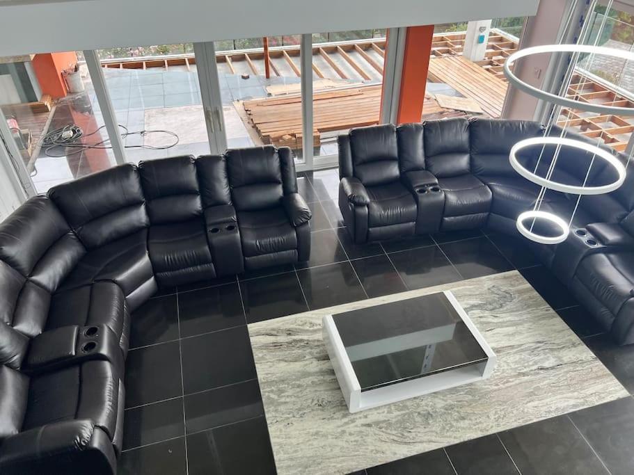 Amazing! 7 Bedroom With Rooftop Pool & Views