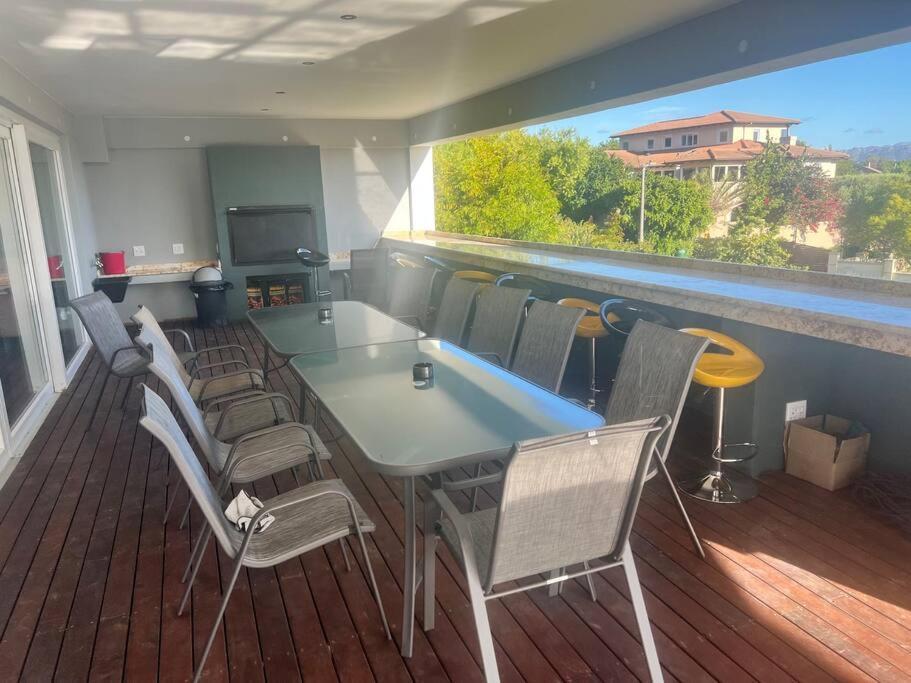 Amazing! 7 Bedroom With Rooftop Pool & Views *