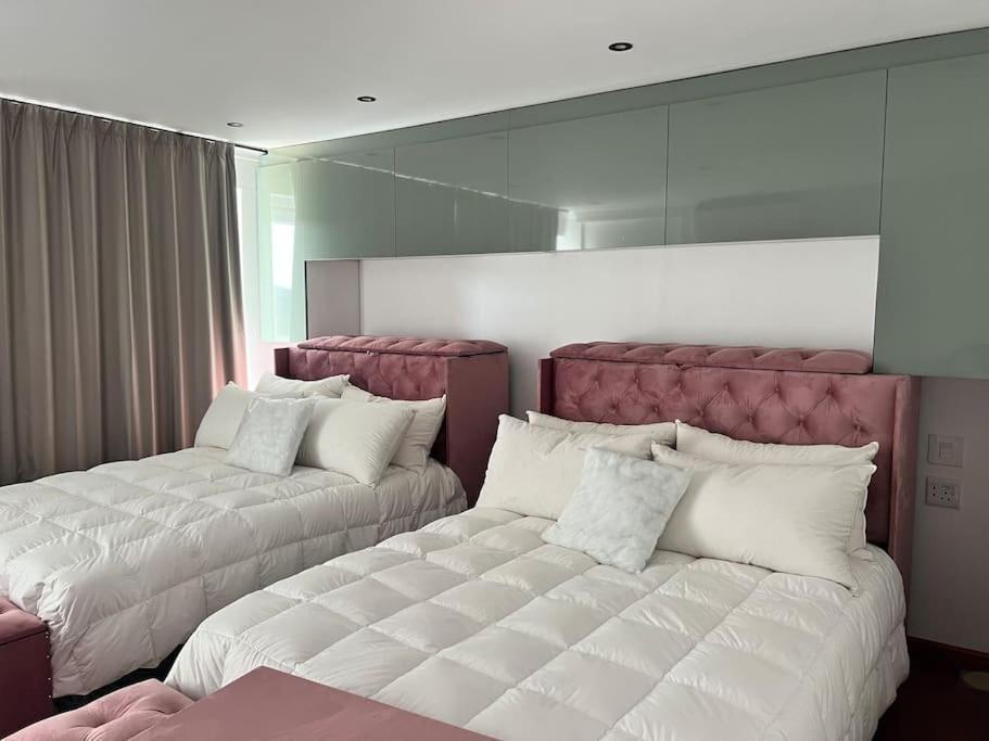 Amazing! 7 Bedroom With Rooftop Pool & Views